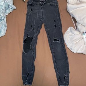 Juniors Ripped black jeans size 00